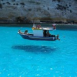 イタリア　ランペドゥーザ島　透き通る海！まるで浮いているようだ