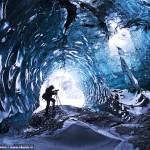 アイスランド　信じられないほど青い氷河の洞窟